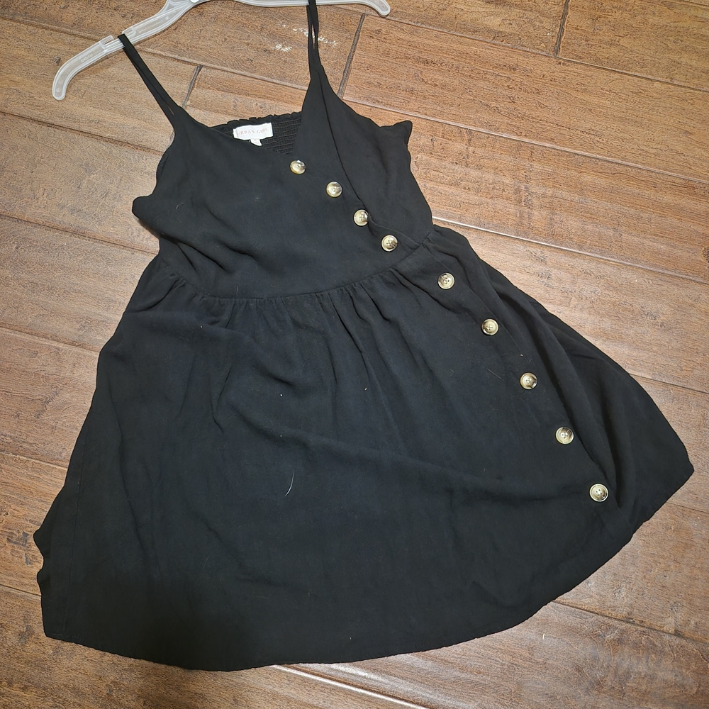 Black Button-Accent Sleeveless Dress - Picture 2 of 7